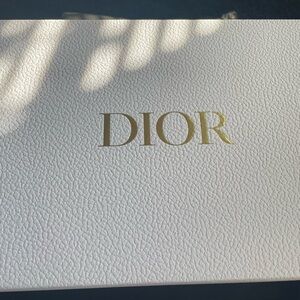 Dior complete packaging